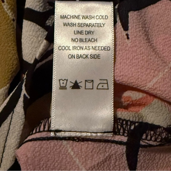 Counterparts Floral Long Sleeve Top - NWT - Picture 5 of 5